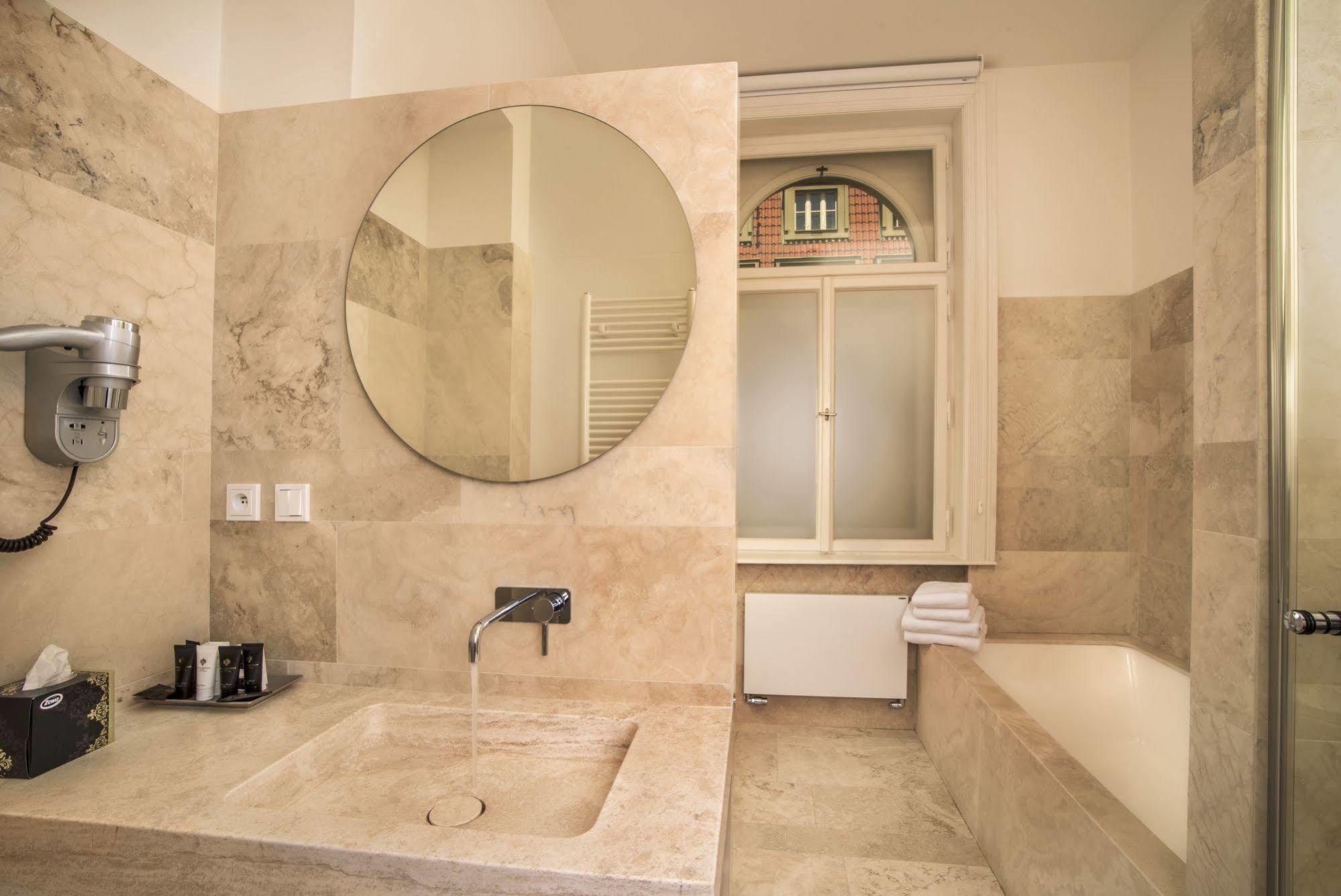 Golden Crown 4* Praha